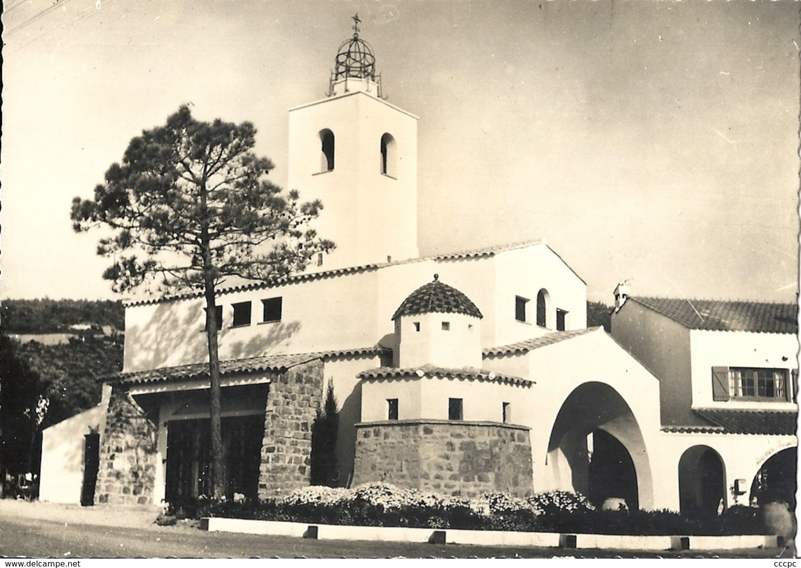 CPSM Les Issambres Extérieur de la Chapelle N.- D.