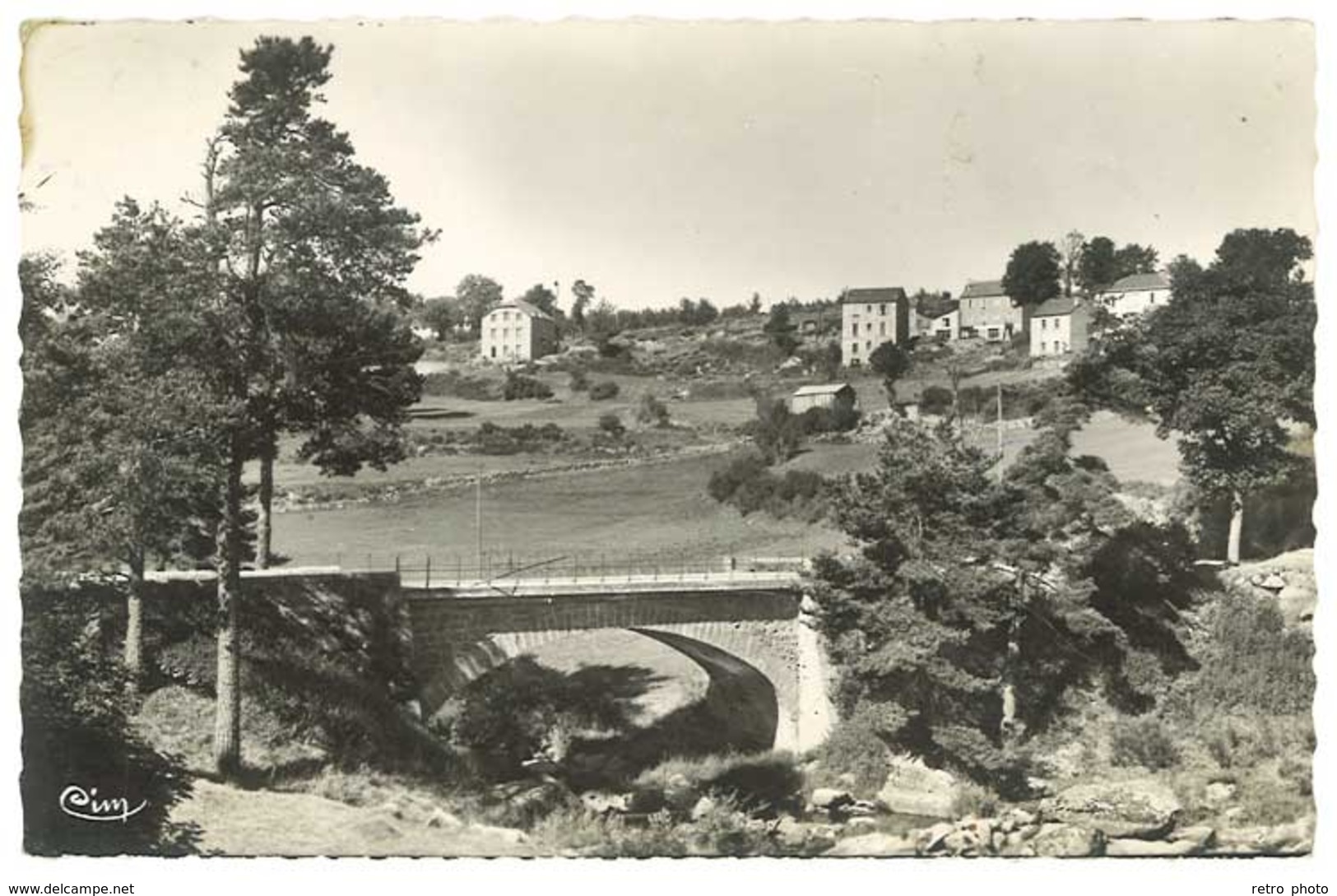 Cpsm Lozère - Gandrieux - Vue prise du Pont Neuf