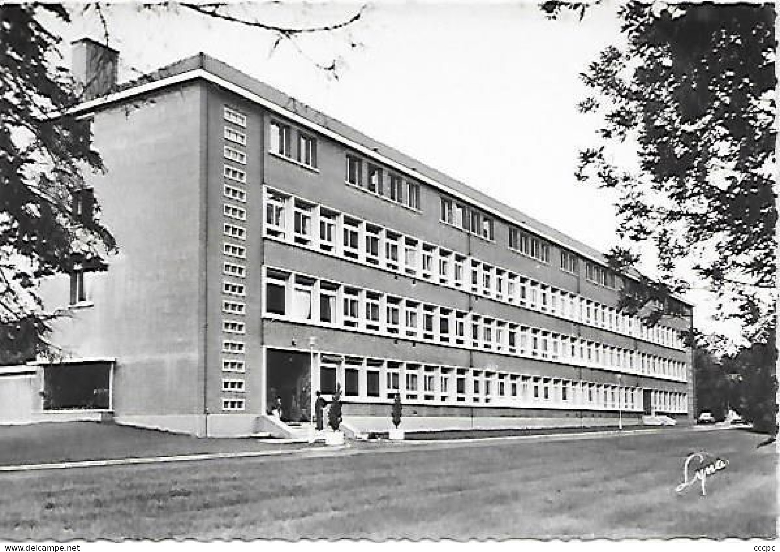 CPSM Montlignon Centre national menager agricole - Bâtiment d'enseignement