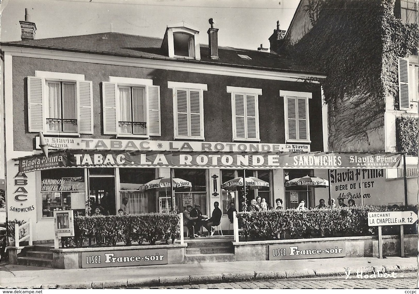 CPSM Nemours Le Café-Tabac La Rotonde