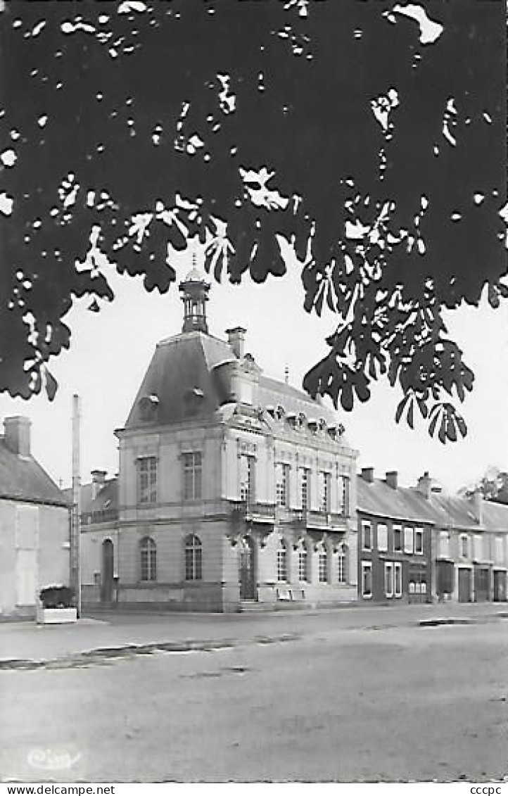 CPSM Pleumartin L'Hôtel de Ville