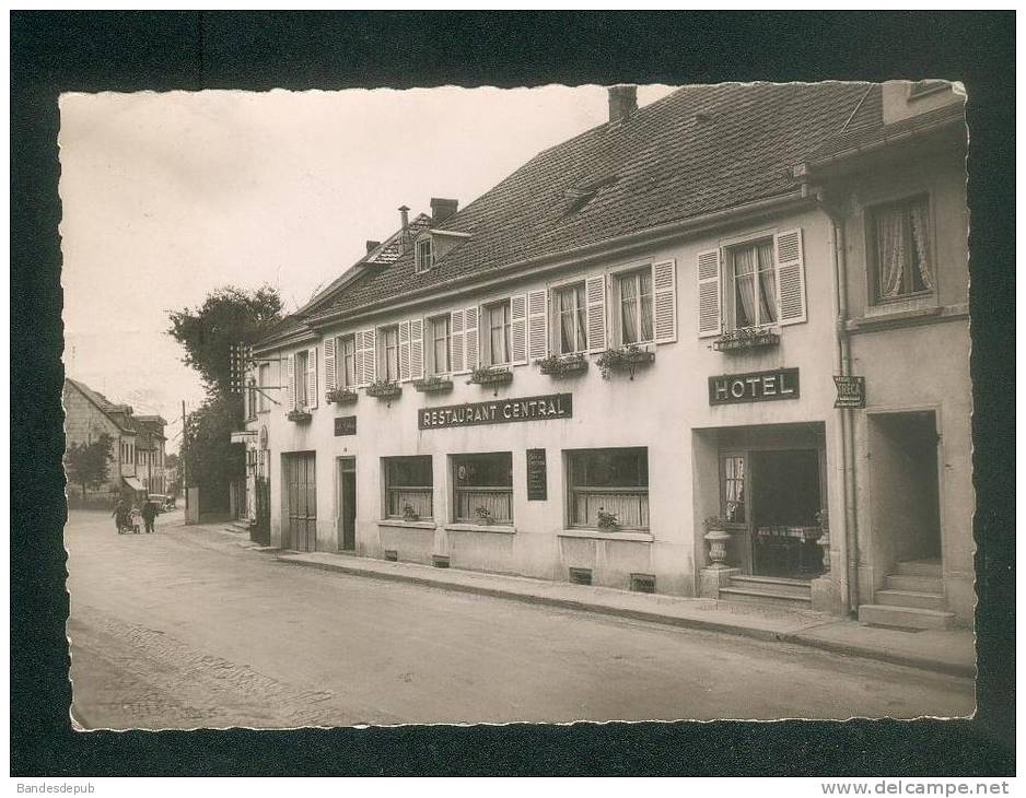 CPSM - Sainte Croix aux Mines (68) - Hôtel Central ( Propr. E. Hoffmann Ed. Marasco)