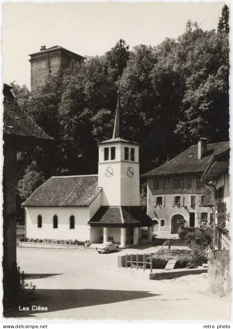 Cpsm Suisse - Les Clées ( église & château )