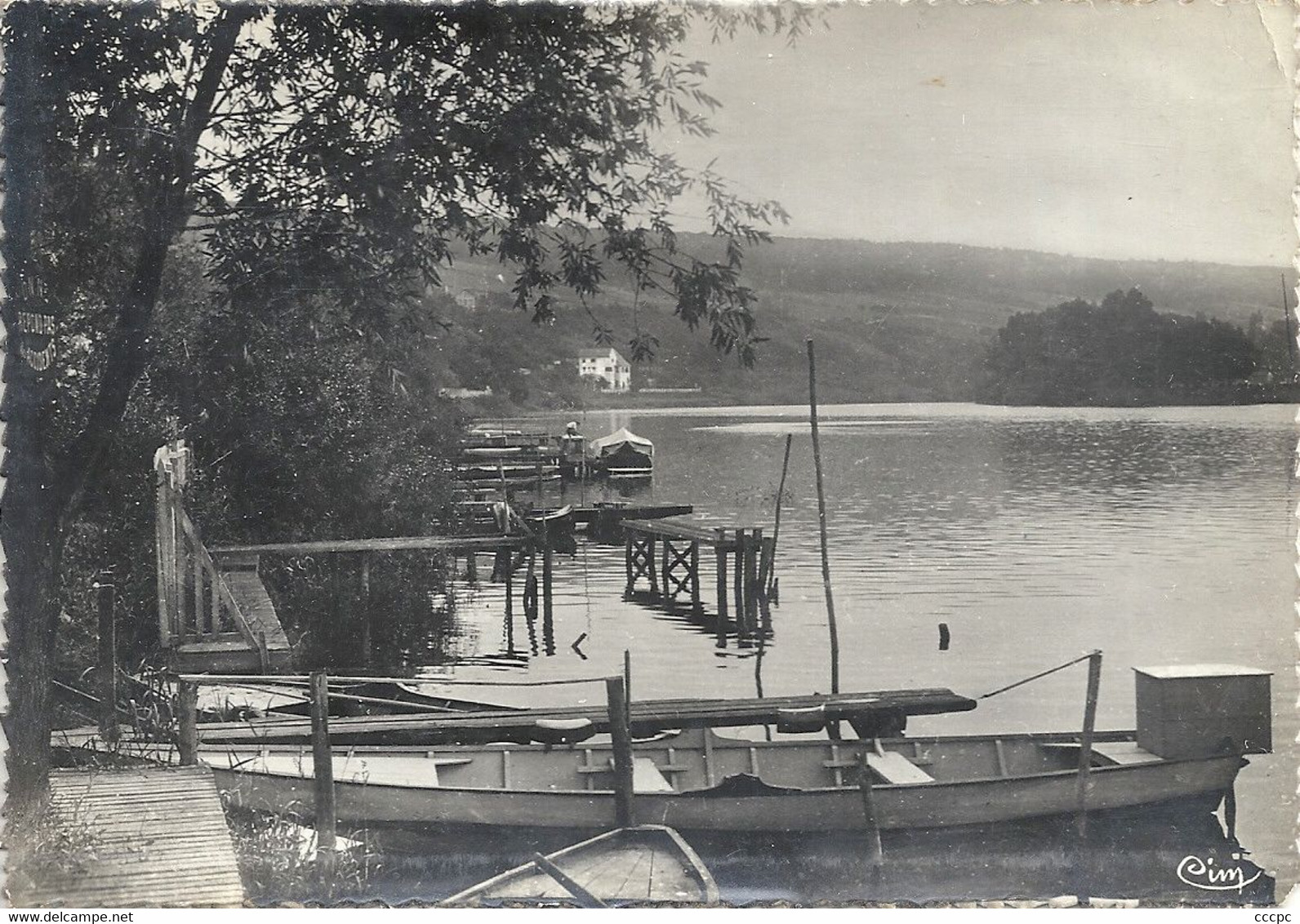 CPSM Vétheuil Bateaux de pêche