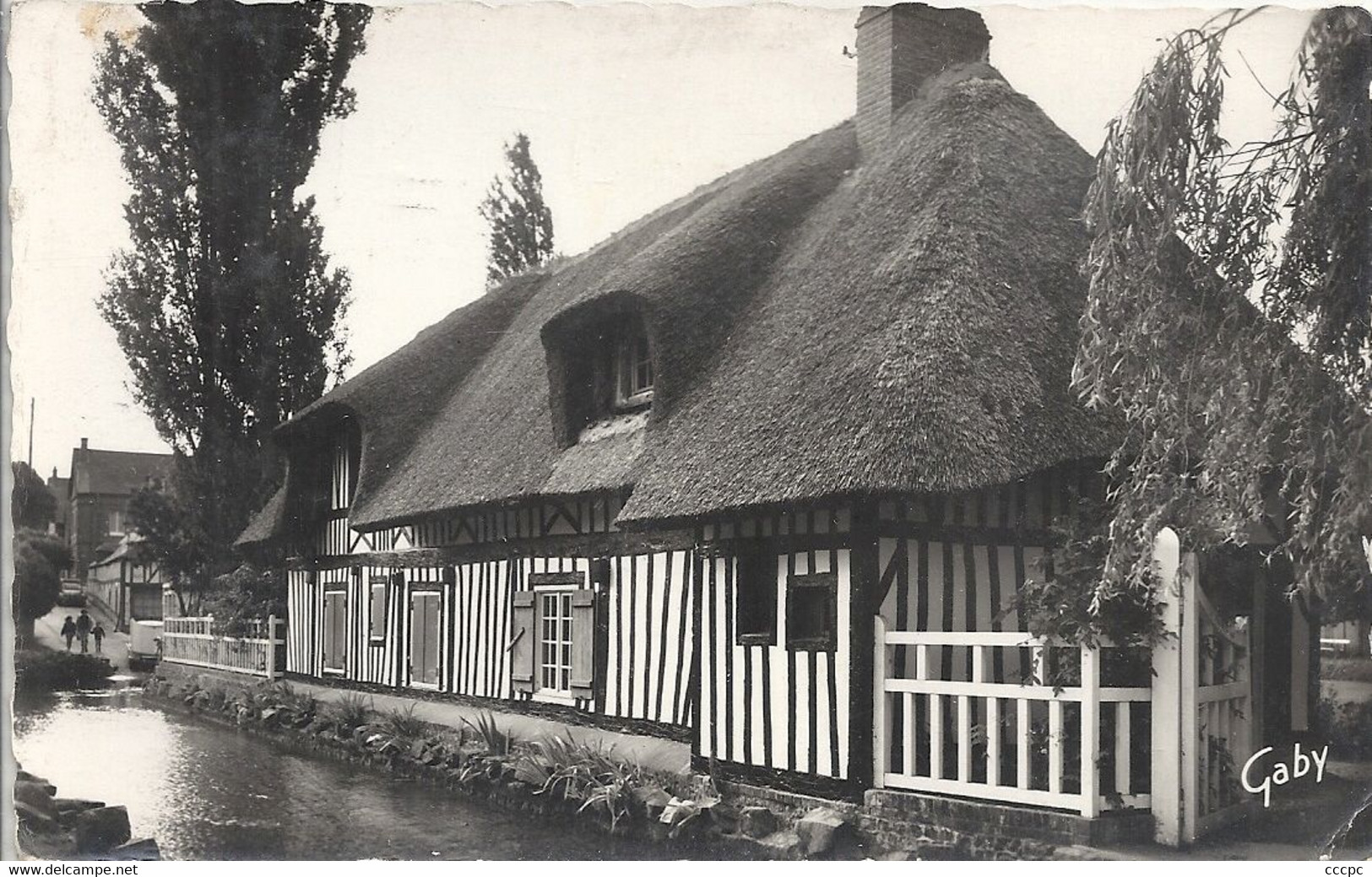 CPSM Veules-les-Roses Chaumière Normande