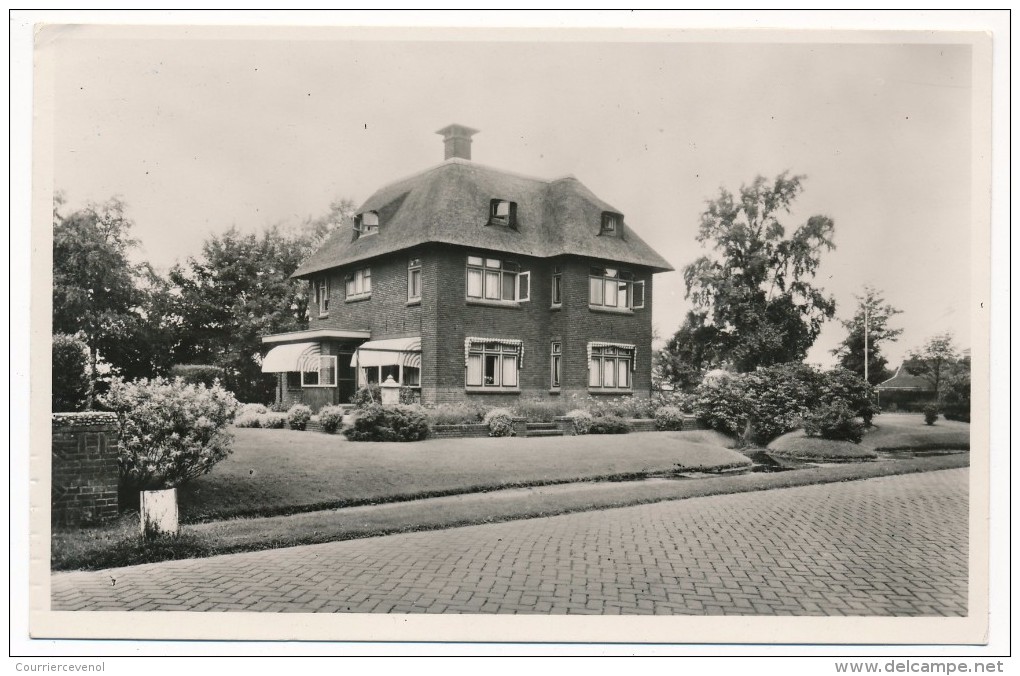 CPSM - WARMOND (Zuid-Holland) - "Voorhof"