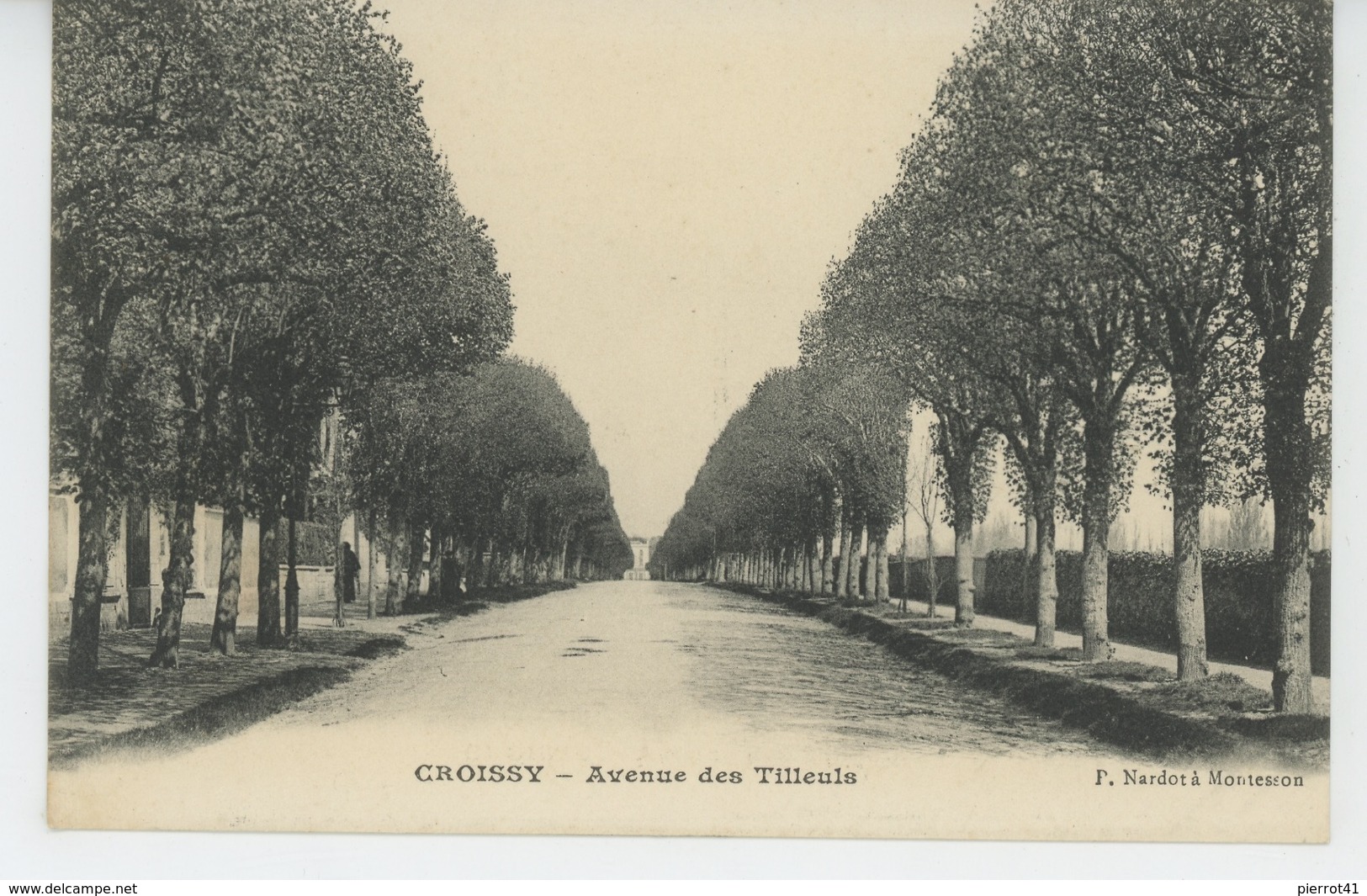 CROISSY SUR SEINE - Avenue des Tilleuls