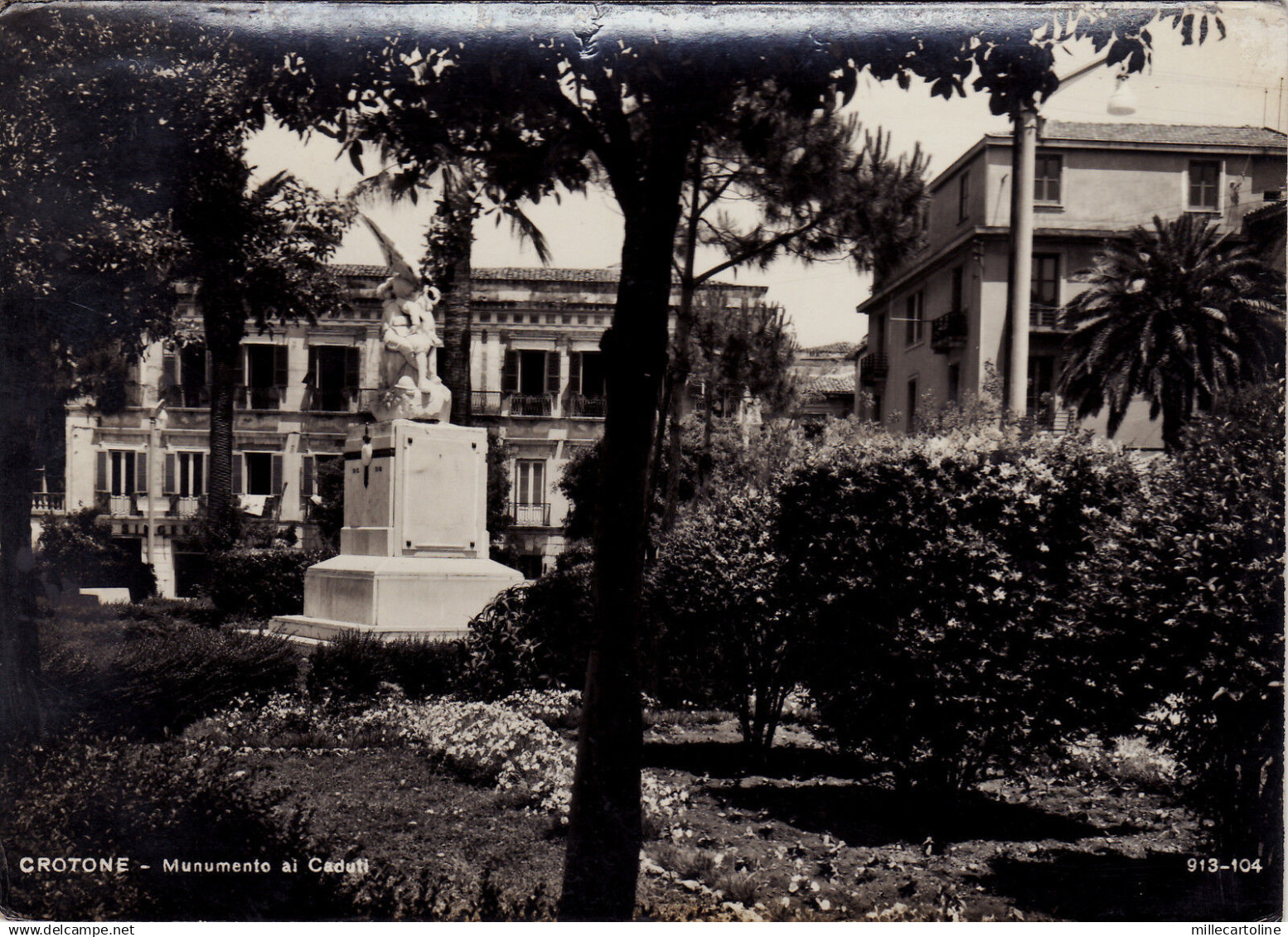 #CROTONE: MONUMENTO AI CADUTI