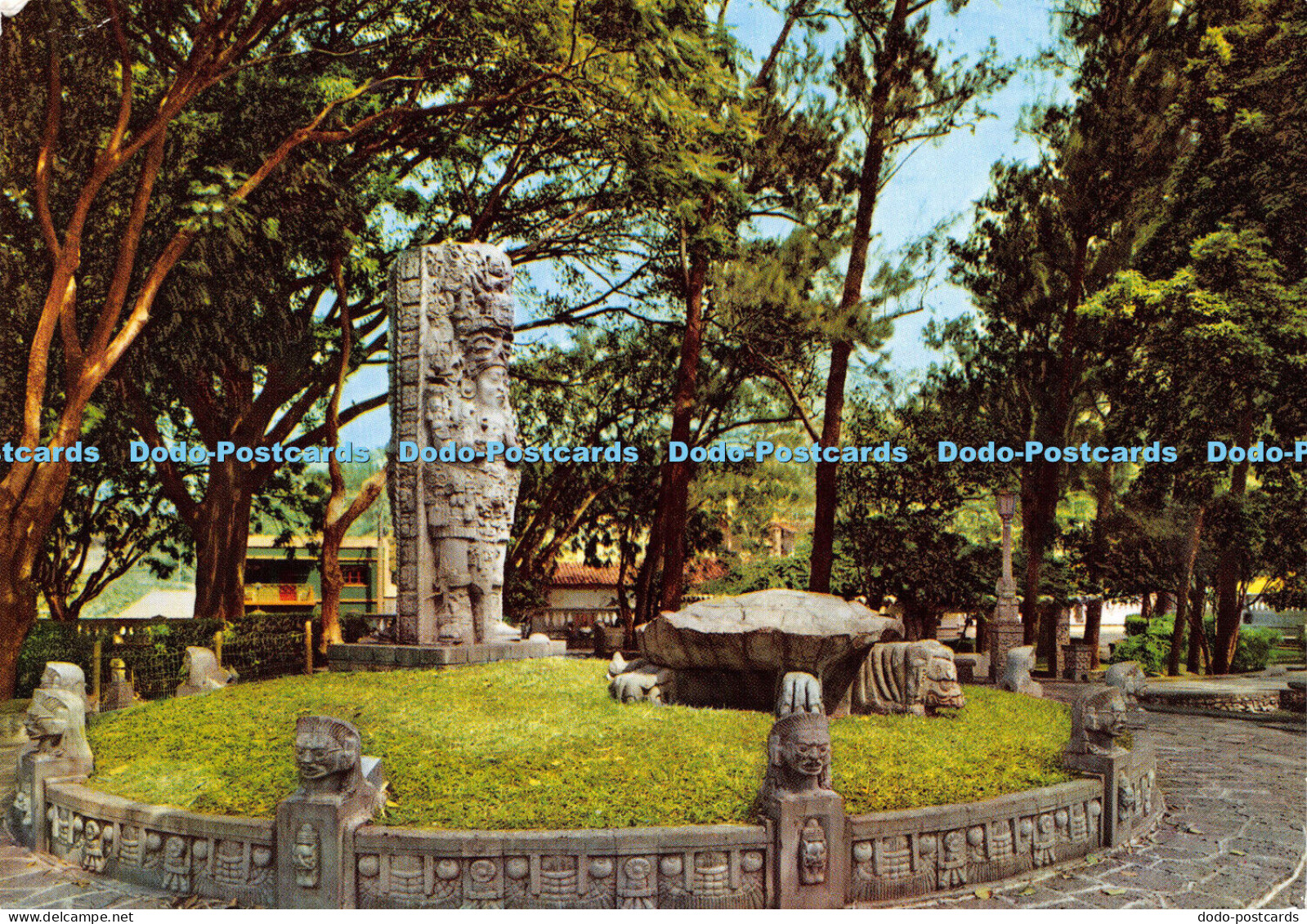 D011393 Estela Maya. Parque La Concordia. Tegucigalpa. D. C. Honduras C. A. 1984