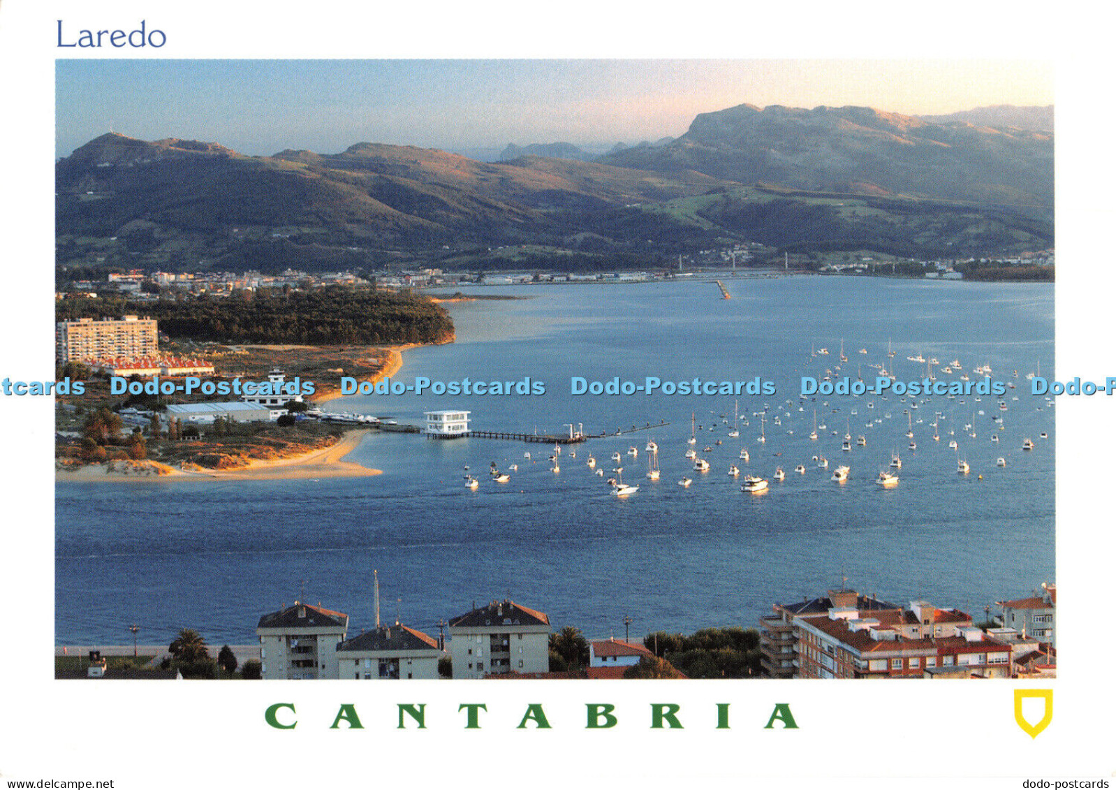 D058286 Laredo. Cantabria. Real Club Nautico de Laredo. Bahia de Santona. Blanco