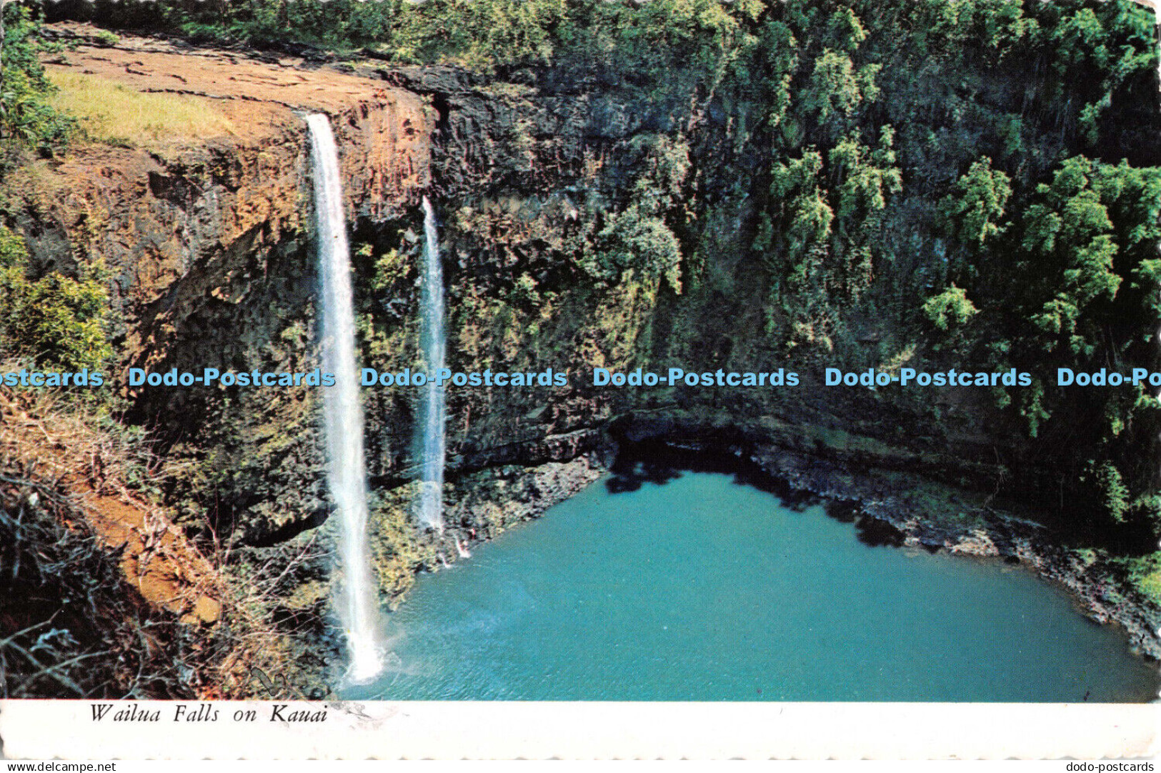 D095352 Wailua Falls on Kauai. Plastichrome. An Imperial Card by Hawaiian Servic