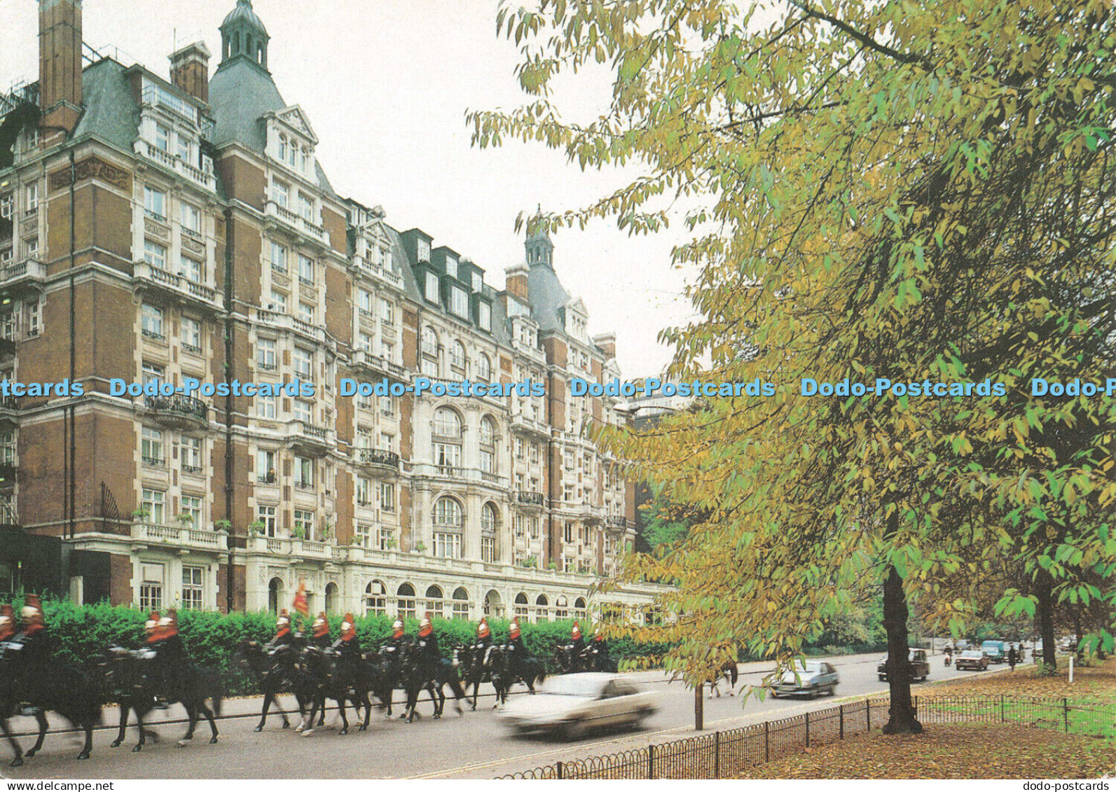 D095913 Hyde Park Hotel. Knightsbridge. London. View of Hotel from Hyde Park