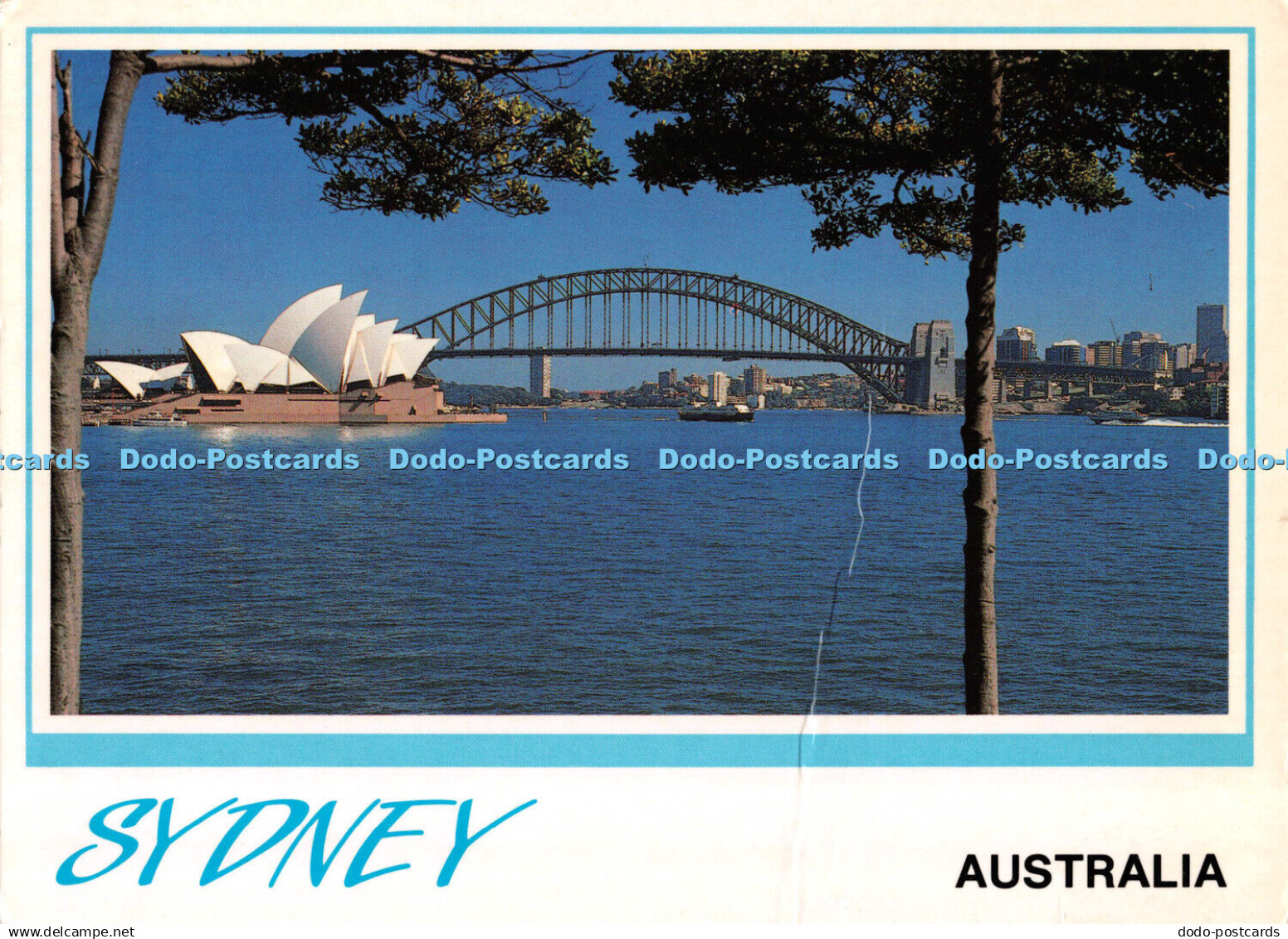 D108027 Australia. Sydney. Beautiful Sydney Harbour. Opera House and Harbour Bri