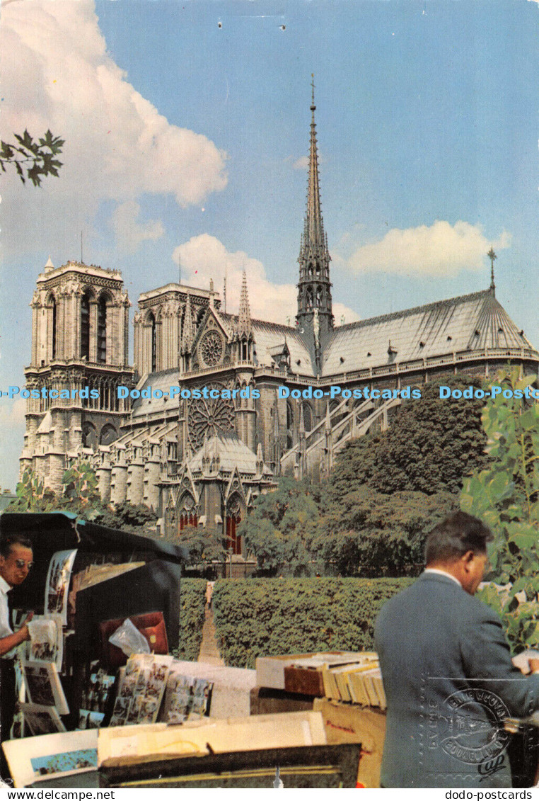 D112213 Paris. Merveille du Monde. 8369. Notre Dame. Les Bouquinistes. Arts Phot