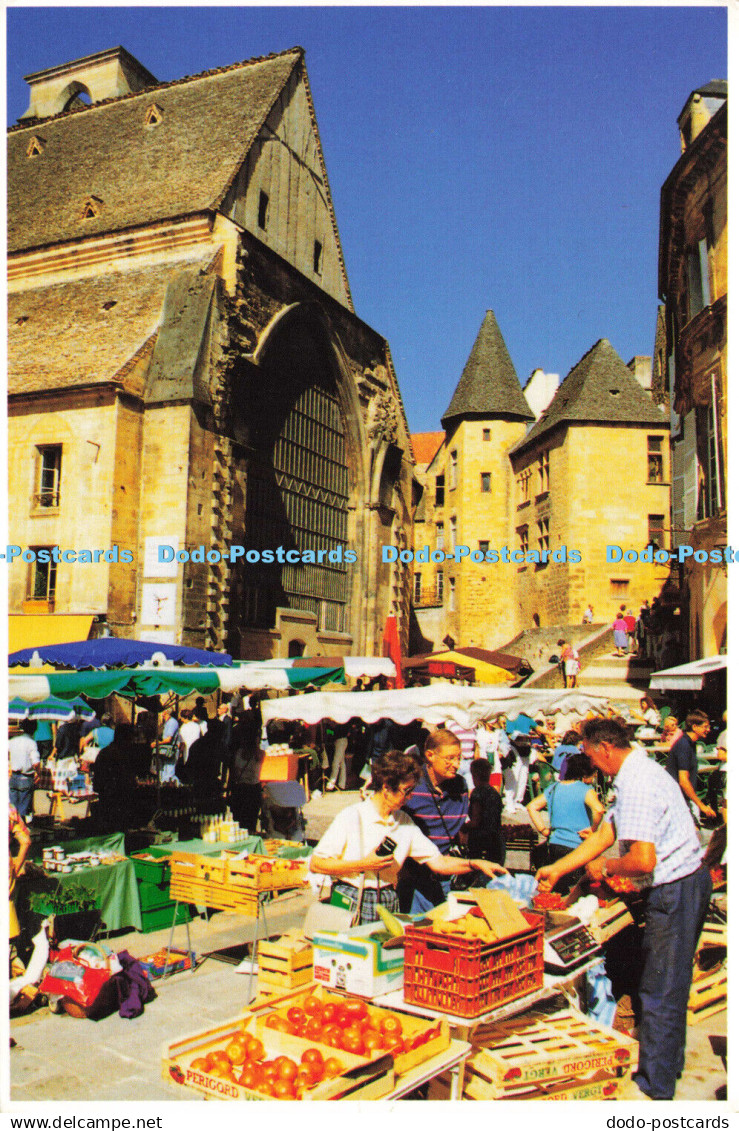 D169112 La Dordogne. Sarlat la Caneda au Coeur du Perigord Noir. France Regard.