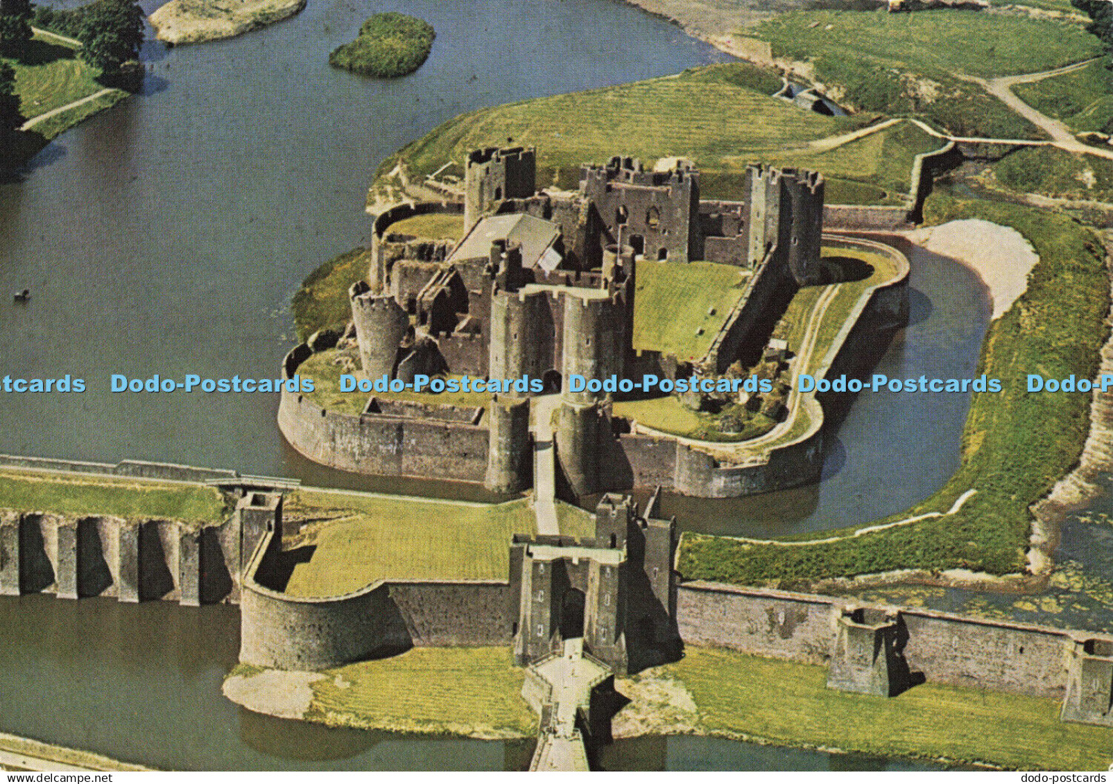 D170356 Glamorgan. Caerphilly Castle. Air View. Ministry of Public Building and