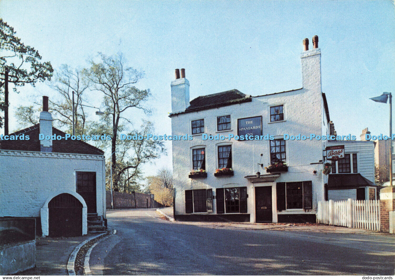 D187259 London. Camden. Hampstead Highgate. The Spaniards Inn. Gordon Fraser Gal