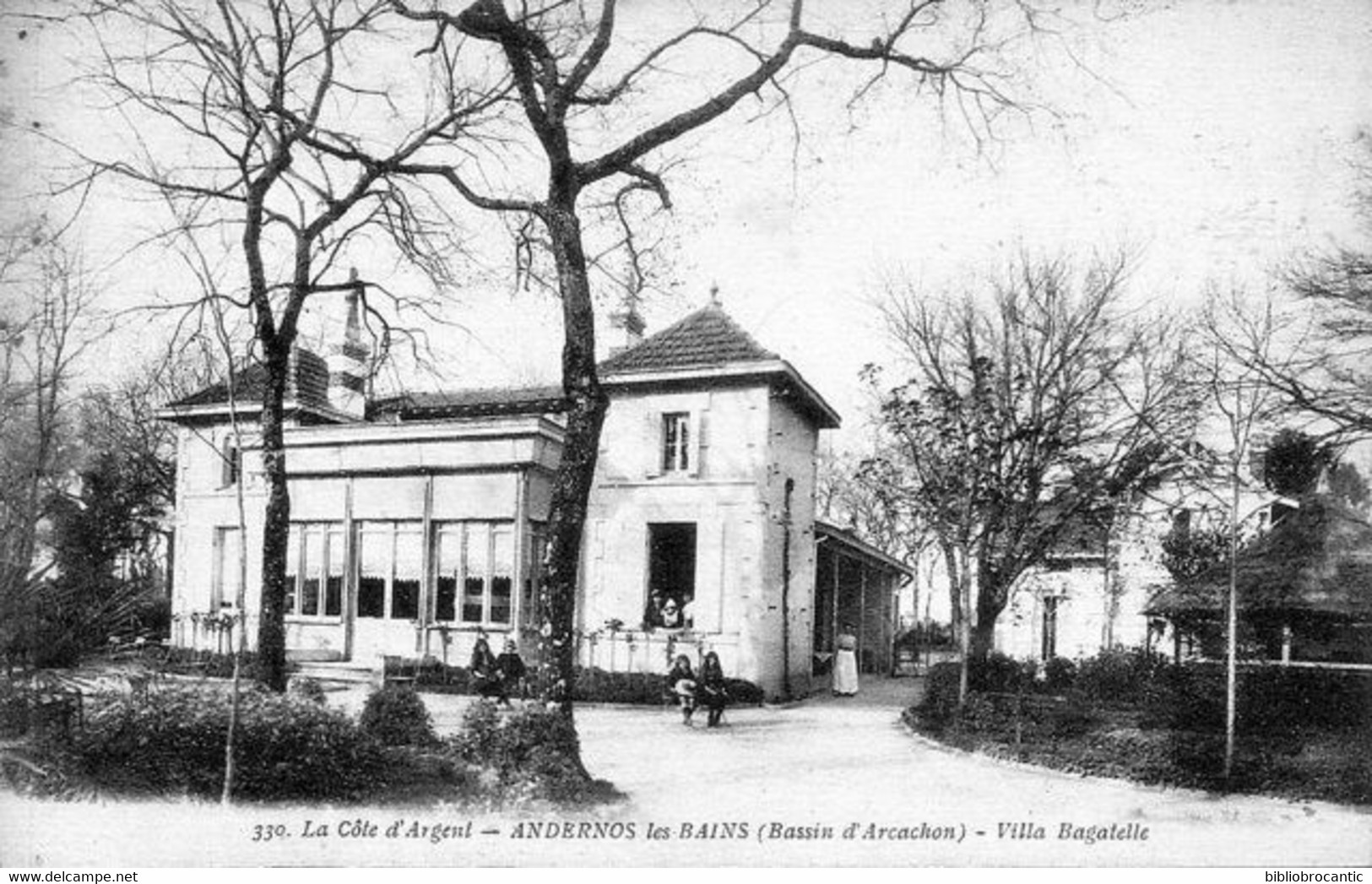 D33 ANDERNOS-les-BAINS - VUE ANIMEE < VILLA  "BAGATELLE" (PENSION DE FAMILLE)