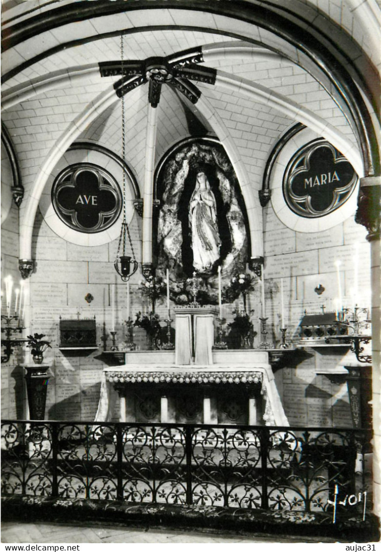 Dép75- Religions - Christianisme - Paris - Arrondissement 08 -Chapelle du Corpus Christi -Autel de la Très Sainte Vièrge