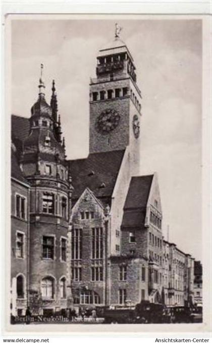 39043473 - Berlin Neukoelln mit Rathaus gelaufen von 1943. Gute Erhaltung.