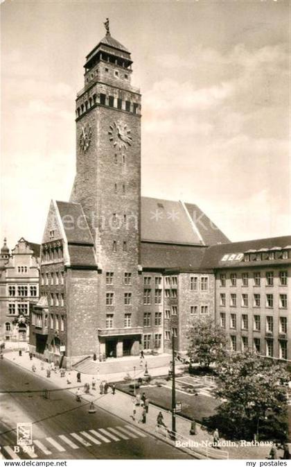 73203163 Neukoelln Rathaus