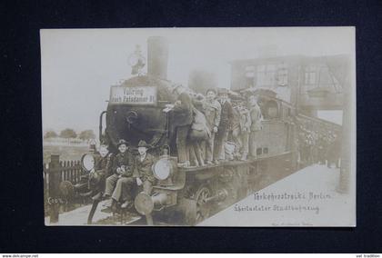 ALLEMAGNE - Berlin - Carte photo en 1919 - Occupation de la Gare lors de la Révolution Communiste  - L 127896