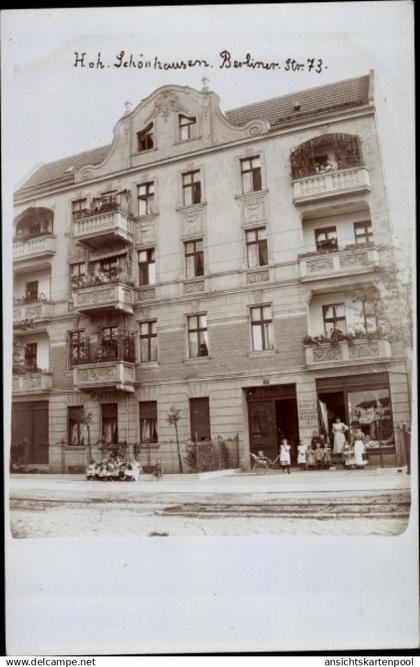 Photo CPA Berlin Lichtenberg Hohenschönhausen, Berliner Straße 73, Handlung, Anwohner