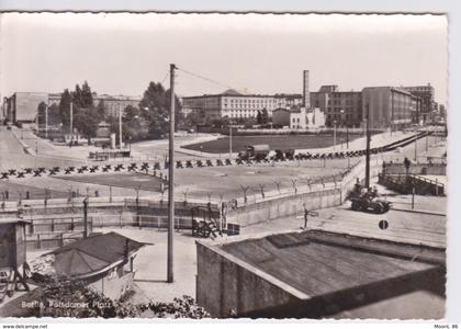 ALLEMAGNE - BERLIN - POSTDAMER PLATZ - LE MUR DE BERLIN  FRONTIERE