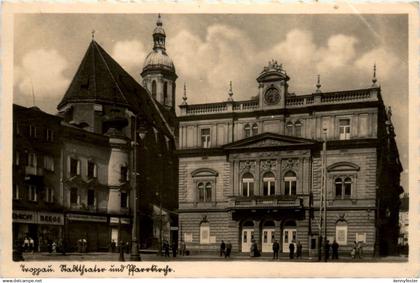 Troppau - Stadttheater und Pfarrkirche