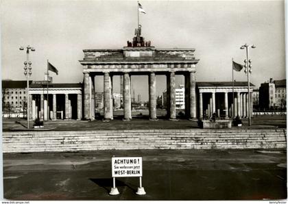 Sperrmauer am Brandenburger Tor