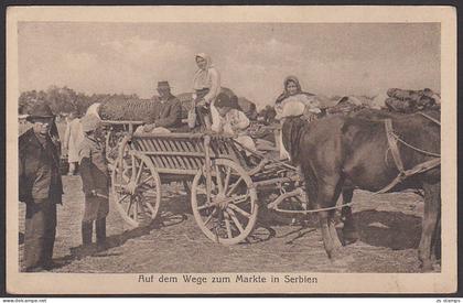 Ak Serbien Auf dem Wege zum Markte Bauern mit Pferdewagen unbeschriftet