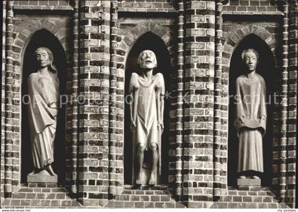 72063563 Luebeck die drei Figuren der Katharinenkirche Luebeck