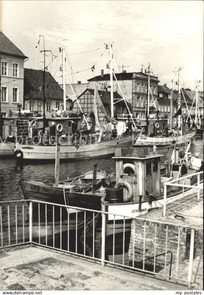 71979929 ueckermuende Hafenpartie Fischkutter