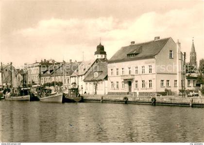 Ueckermuende Mecklenburg Vorpommern Hafen Fischerkutter