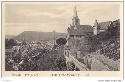 TRABEN TRARBACH .... ALTE STADTMAUER MIT TOR