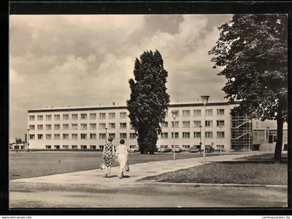 AK Berlin-Hohenschönhausen, Blick auf Sporthotel