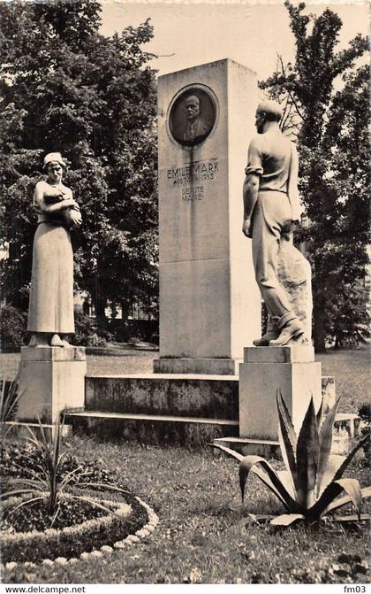 Differdange monument Emile Mark