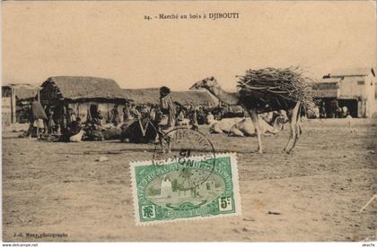 CPA AK Marche au Bois a Djibouti DJIBOUTI (1084479)