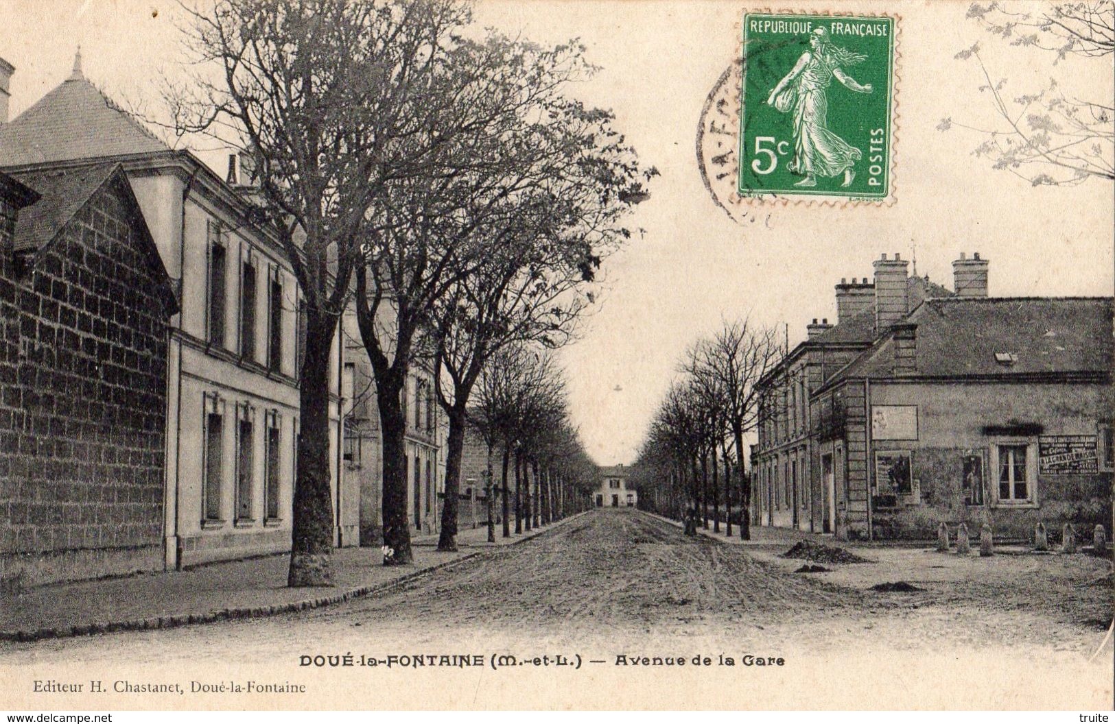 DOUE-LA-FONTAINE AVENUE DE LA GARE