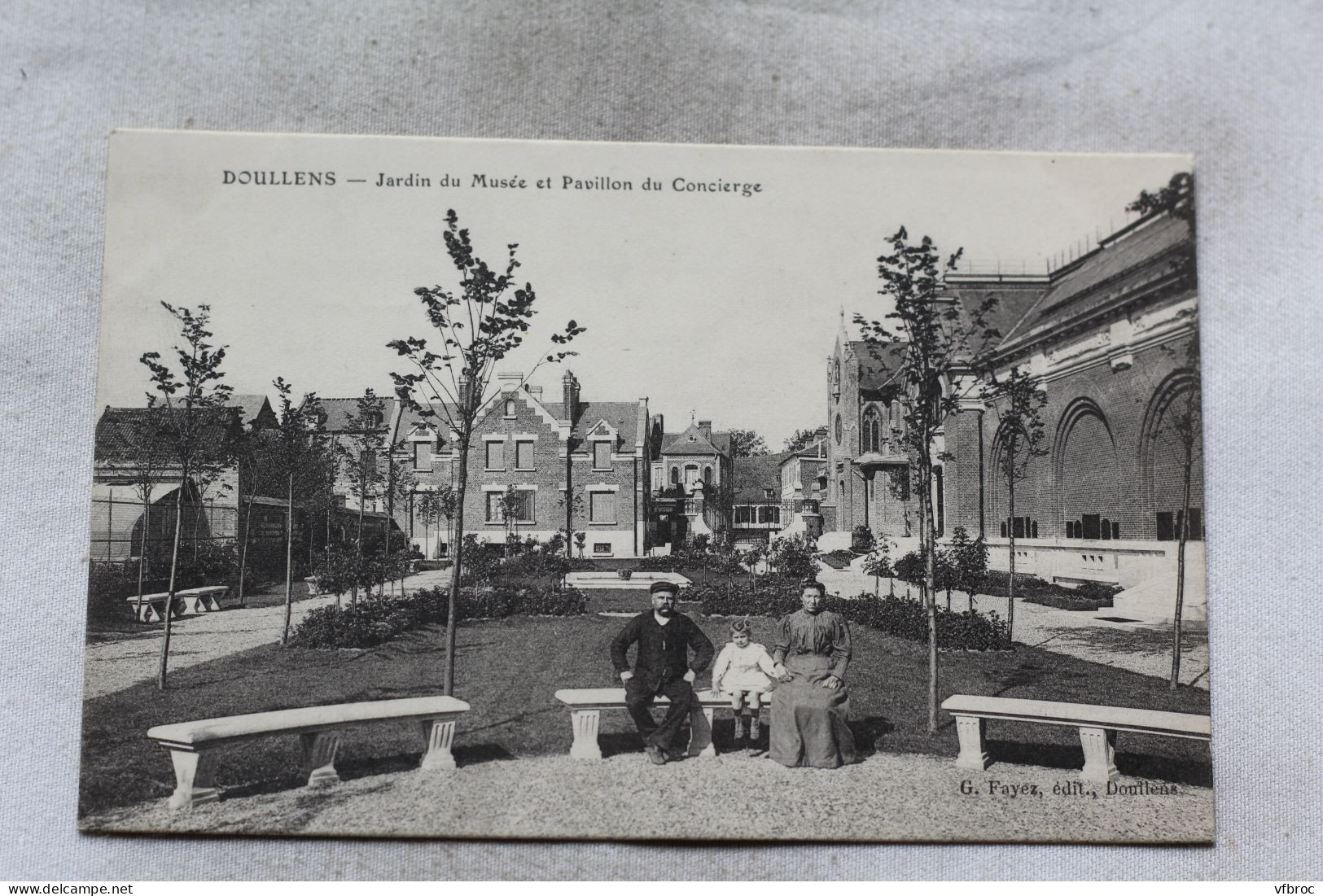 Doullens, jardin du musée et pavillon du concierge, Somme 80