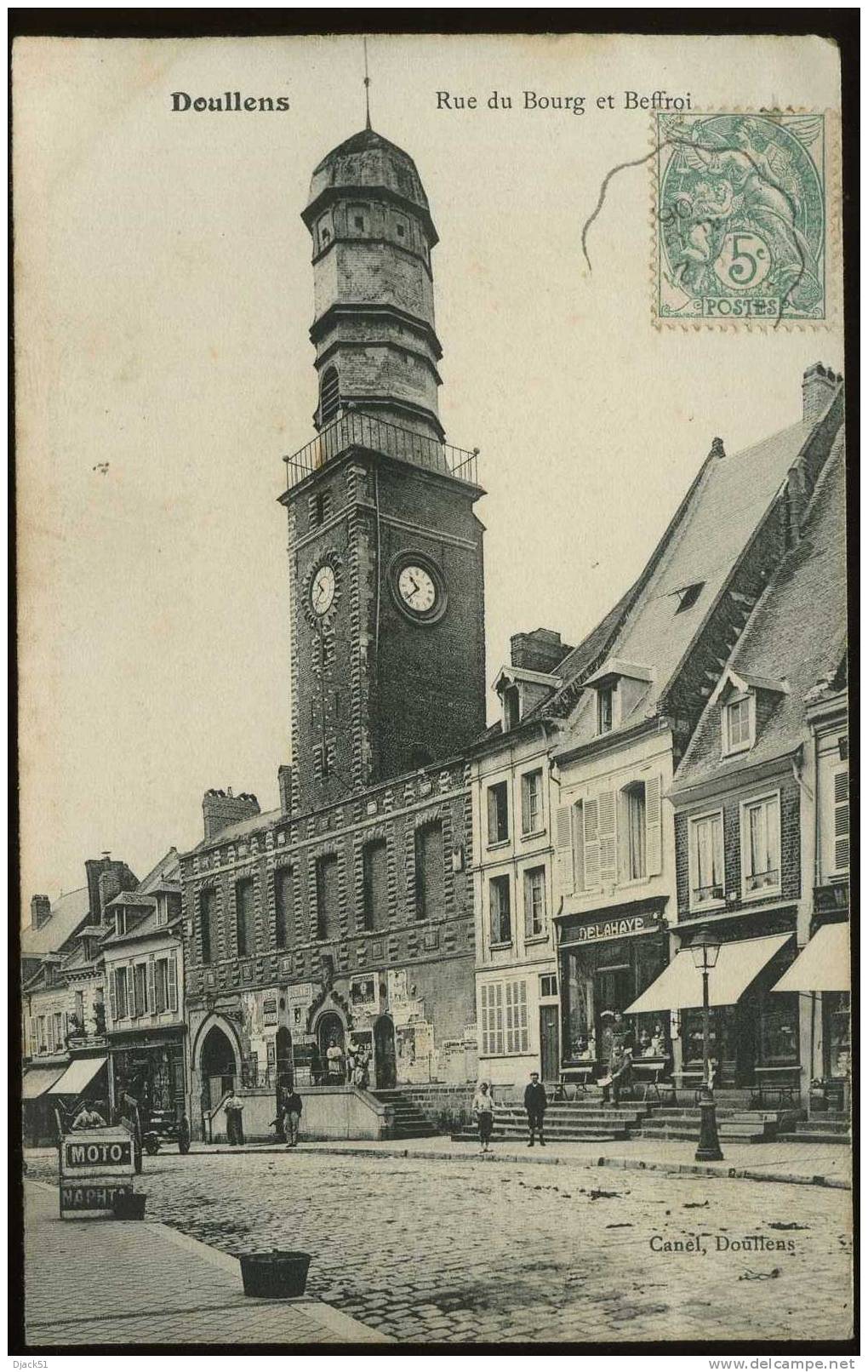 Doullens - Rue du Bourg et Beffroi - 1906 (Animation)