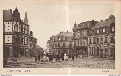 LUXEMBOURG - Dudelange - la place - animé - vue d'ensemble - maison de gros P Houstraas N 11 - Carte Postale Ancienne