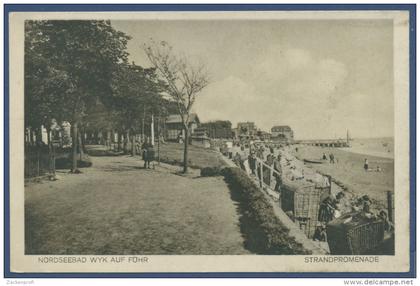 Wyk auf Föhr Strandpromenade Urlauber, gelaufen 1932 (AK872)