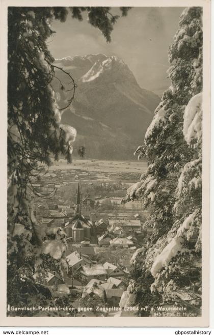 GARMISCH-PARTENKIRCHEN 1940 Garmisch-Partenkirchen gegen Zugspitze und Waxenstein ungebr. s/w RP AK (Fotograf H. Huber)