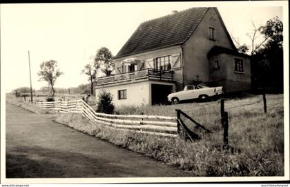 Photo CPA Neunkirchen Seelscheid im Rhein Sieg Kreis, Blick auf ein Wohnhaus, Auto