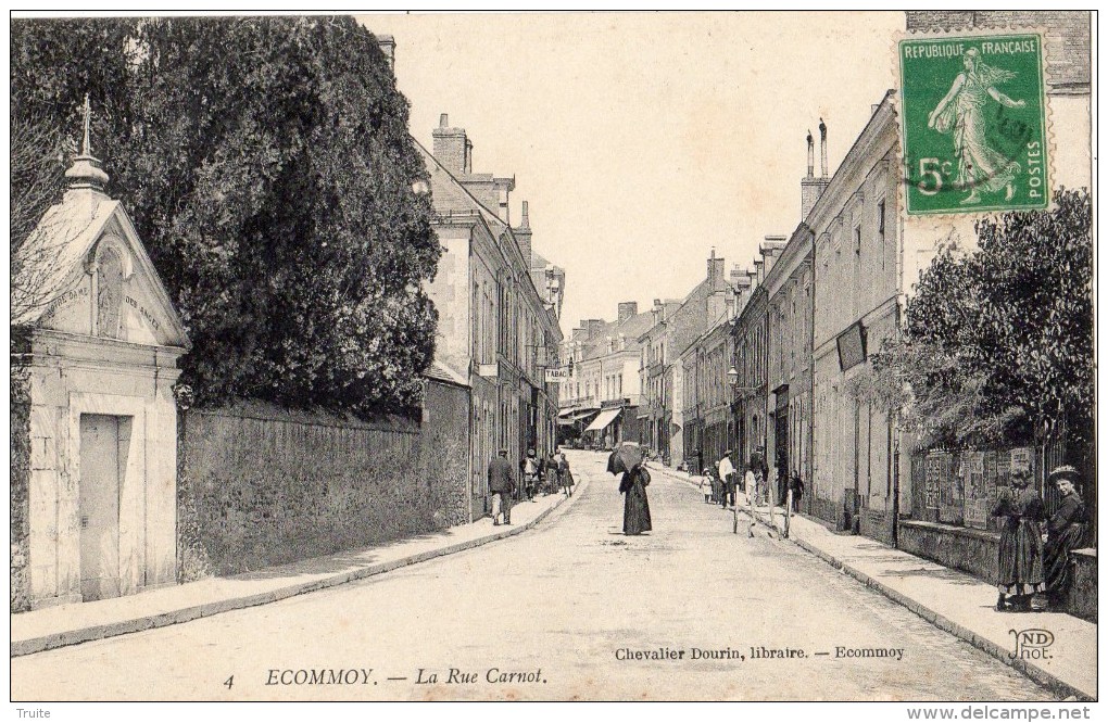 ECOMMOY LA RUE CARNOT ANIMEE