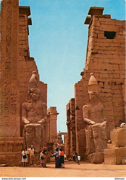 Egypte - Louxor - Luxor - The Temple of Luxor - Voir Timbre - CPM - Voir Scans Recto-Verso