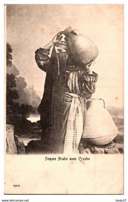 Egypte - Femme arabe avec Cruche