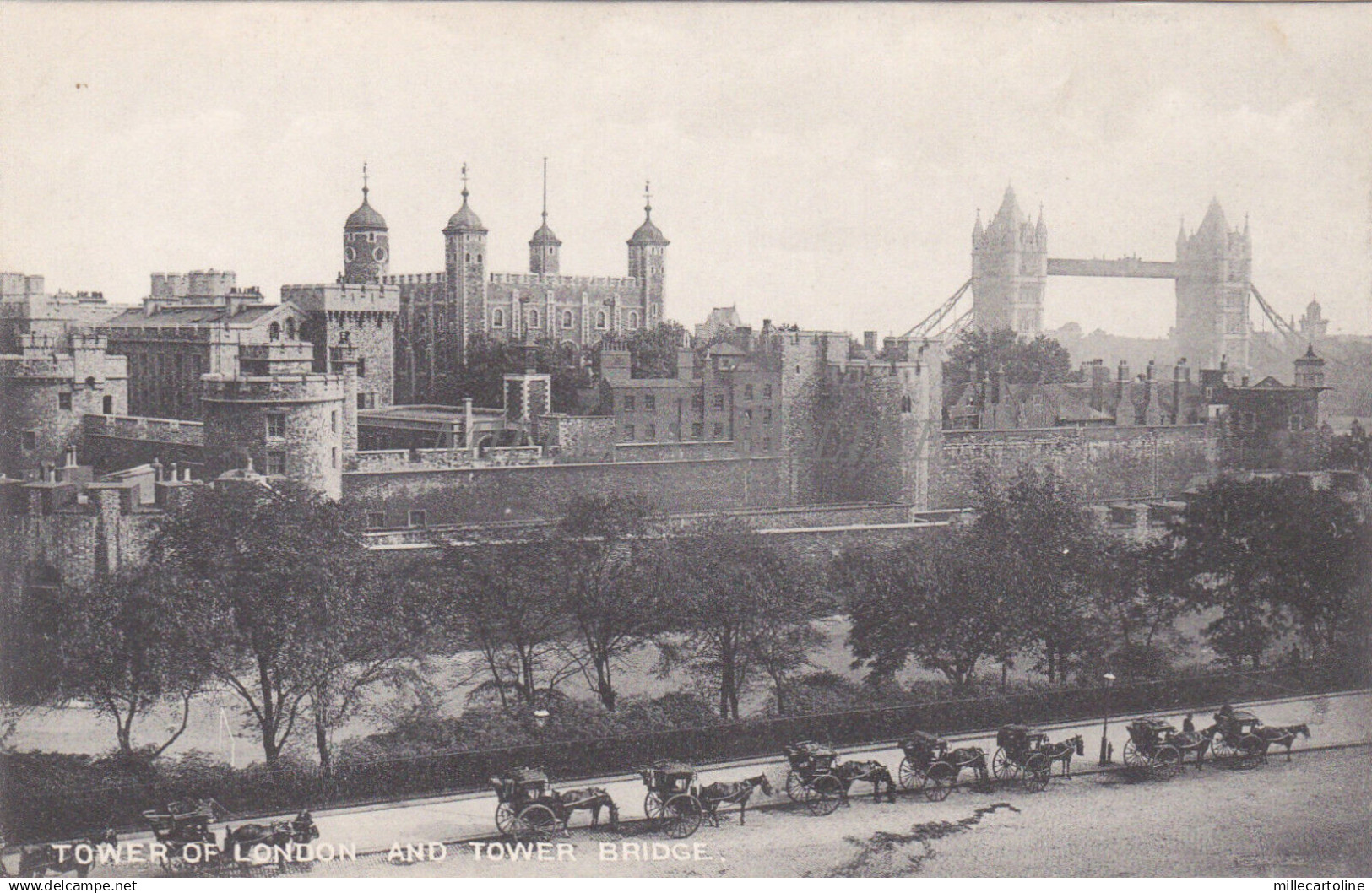 ENGLAND - London - Tower of London and Tower Bridge