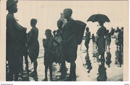 POSTAL DE GUINEA ESPAÑOLA DE PLAYERAS DE PUNTA M'BONDA (EXPO IBERO-AMERICANA SEVILLA 1929)